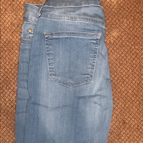 Light blue jean pants!! - Picture 2 of 2